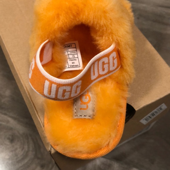 🔥🔥UGG (toddler) Fluff Year Slide - Picture 5 of 10